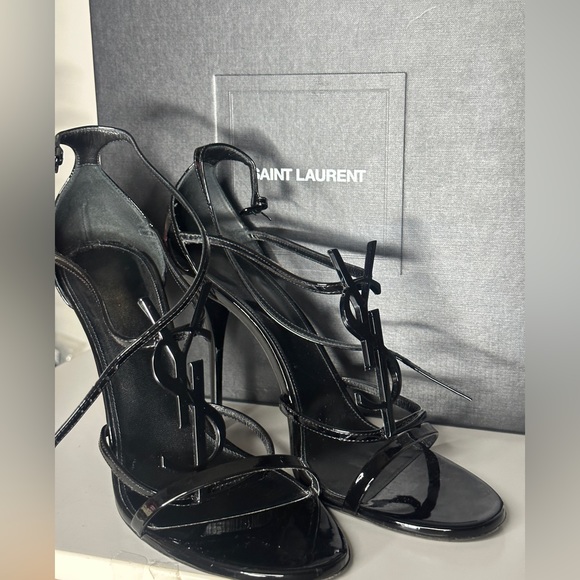 Saint Laurent
Opyum YSL Patent Ankle-Strap Sandals, black, size 42 - Picture 9 of 11